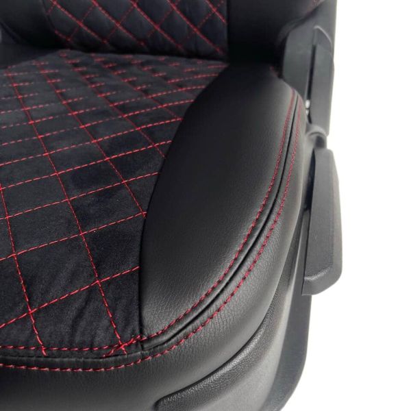 Чехлы Алькантара на Skoda Yeti 2009-2018 г.в. Чехлы Алькантара на Skoda Yeti 2009-2018 г.в.